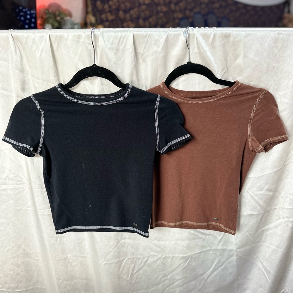 Hollister Women's Black and Brown Stitch Detail cropped baby tees
